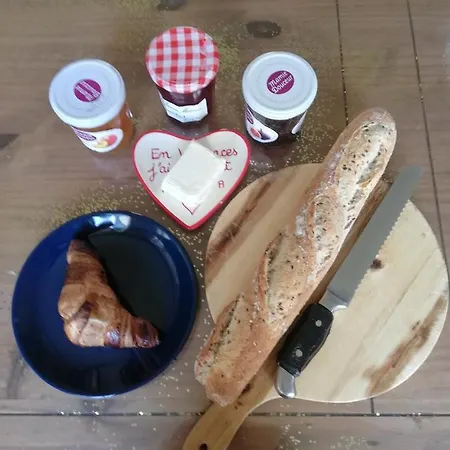 La Chambre D'hote De Christelle منزل للإقامة *